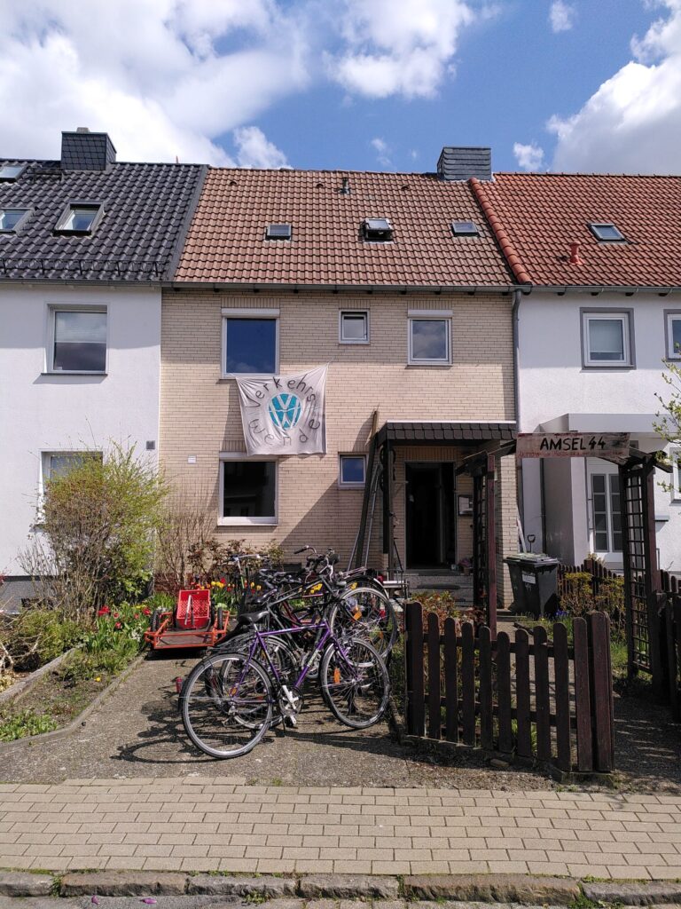 Amsel44-Projekthaus, Straßenansicht